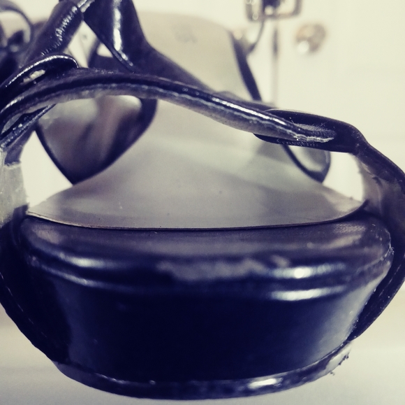 Guess Women's Black Heels - Picture 3 of 14